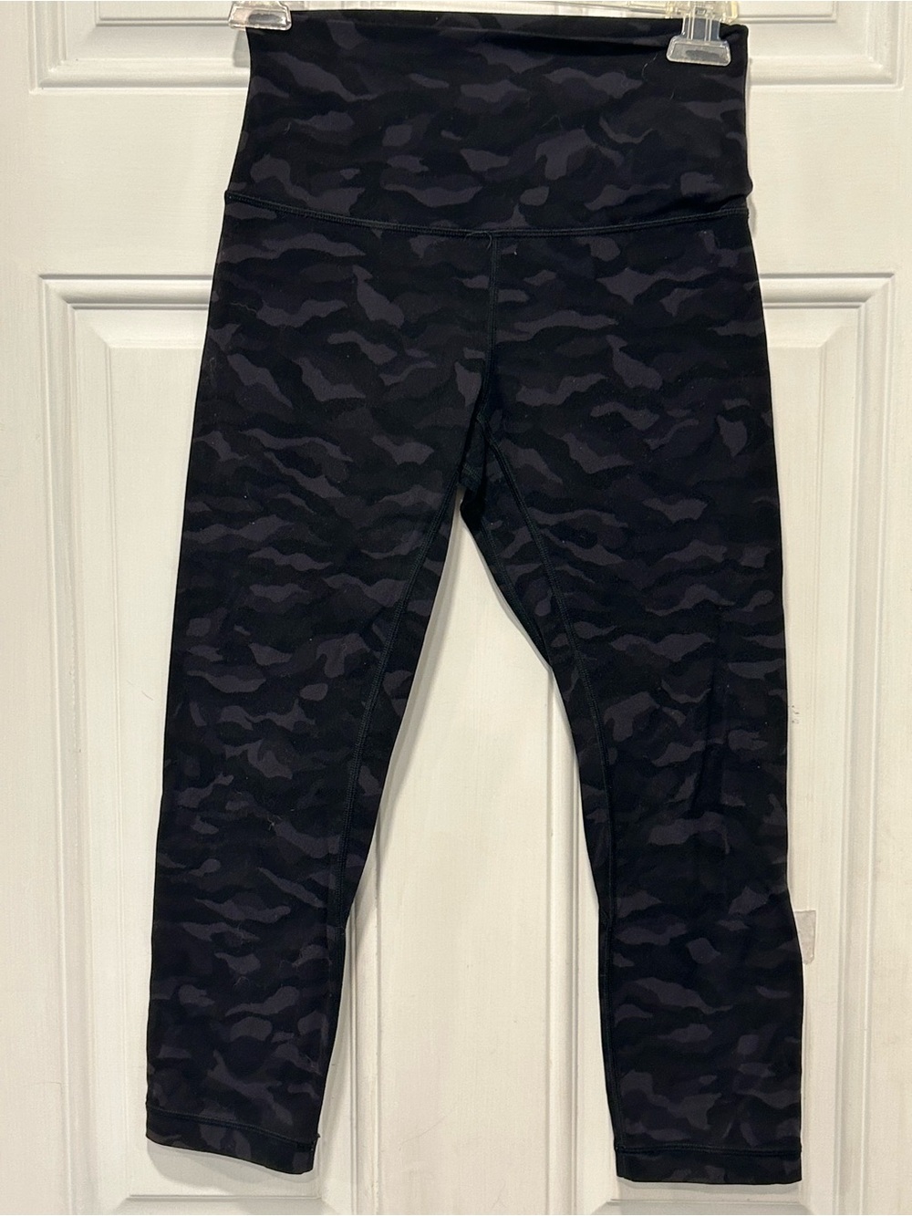 Lululemon Align Crop 21" Sequoia Camo Deep Coal Black Size 4 Nulu Leggings